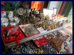 Chinatown Toronto 11 - Cheap souvenirs